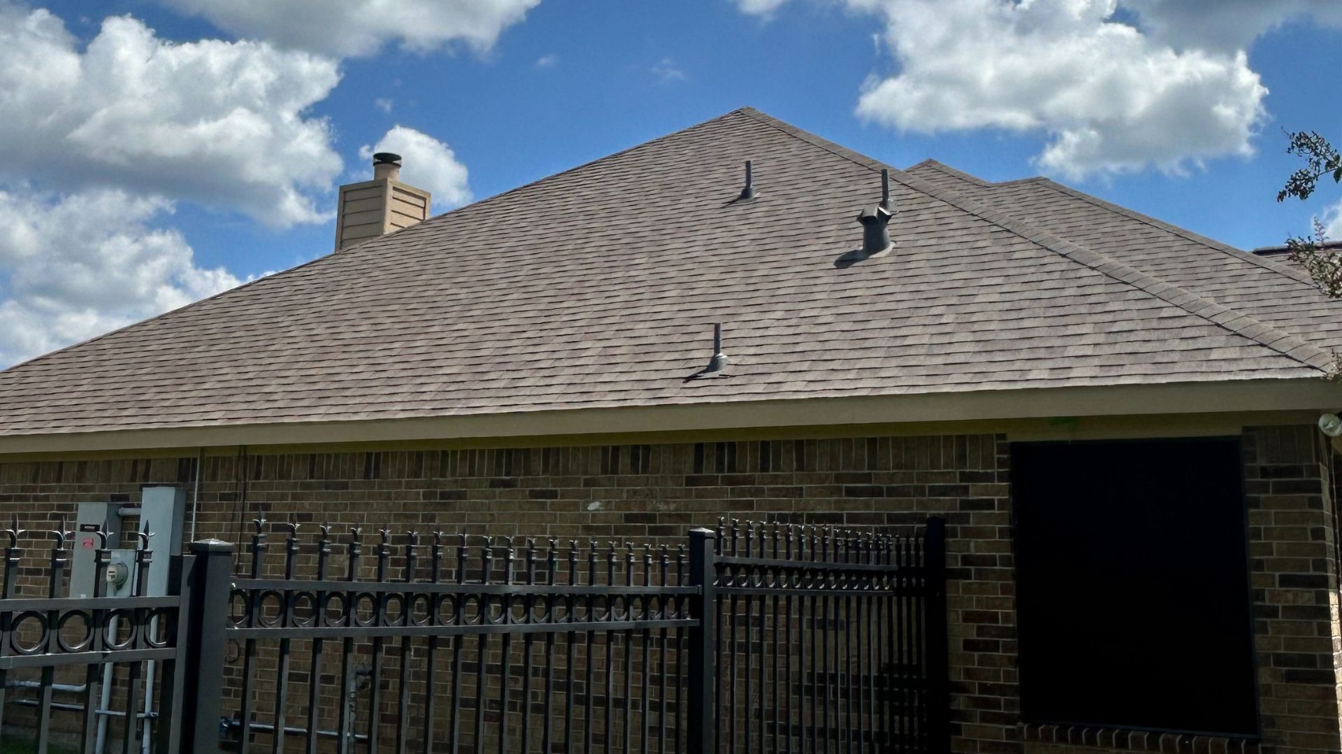 clean rooof after - JR4U Pressure Washing